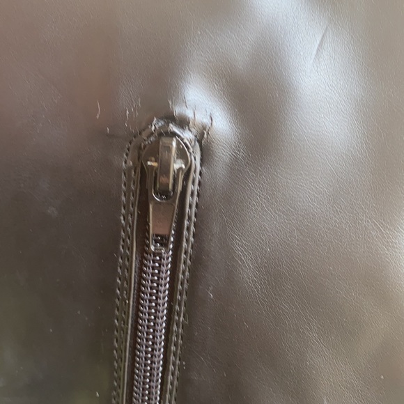 Size 9 black Suede Steven Madden heel boots - Picture 7 of 8